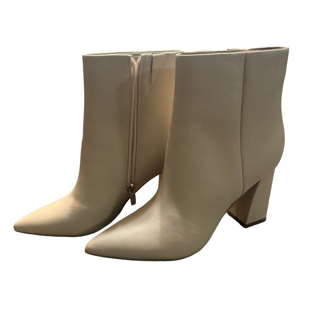 Marc Fisher 6.5 Women White Boots - New without Tag